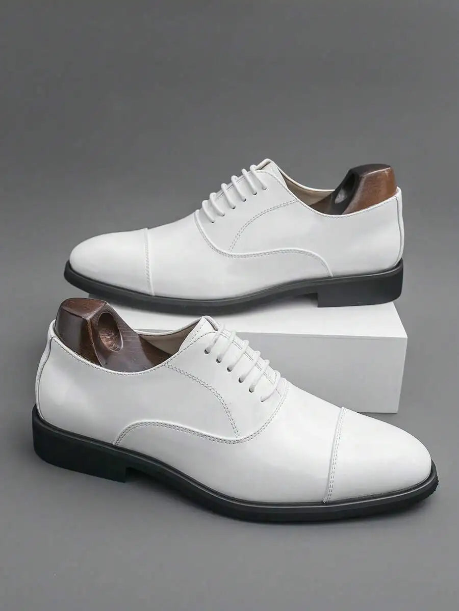 2026 New Men's White Red Sole Patent Leather Shoes, British style oxford derby brogues for groom wedding business formal party